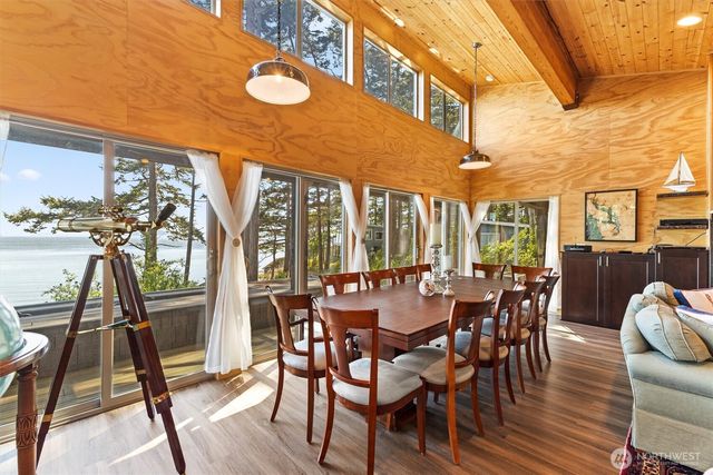 12 Eliza Island, Bellingham, WA 98226