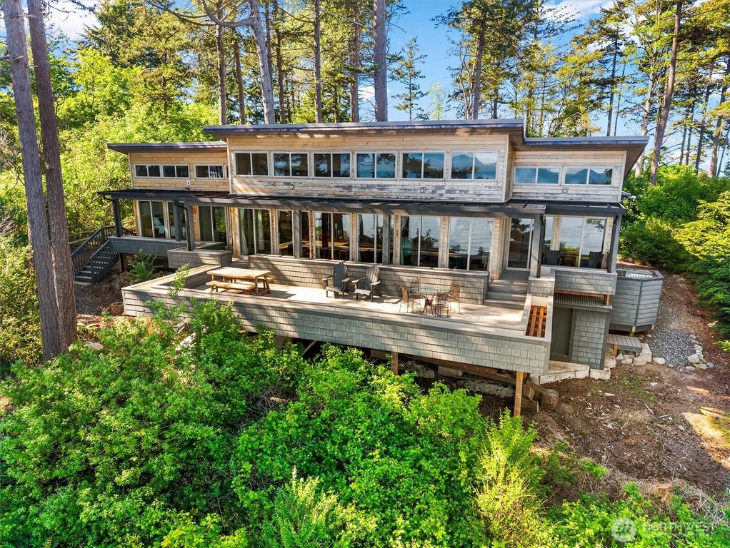 12 Eliza Island, Bellingham, WA 98226