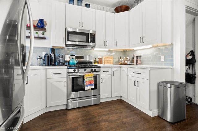 1379 Westlake Avenue, Lakewood, OH 44107