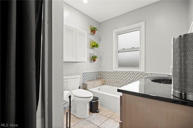 1379 Westlake Avenue, Lakewood, OH 44107