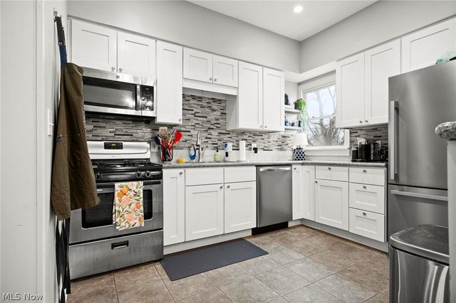 1379 Westlake Avenue, Lakewood, OH 44107