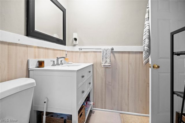 1379 Westlake Avenue, Lakewood, OH 44107