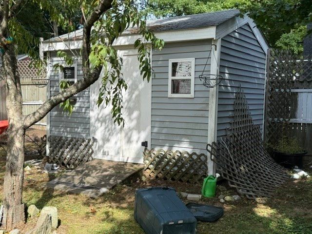 186 Pearl St, Brockton, MA 02301