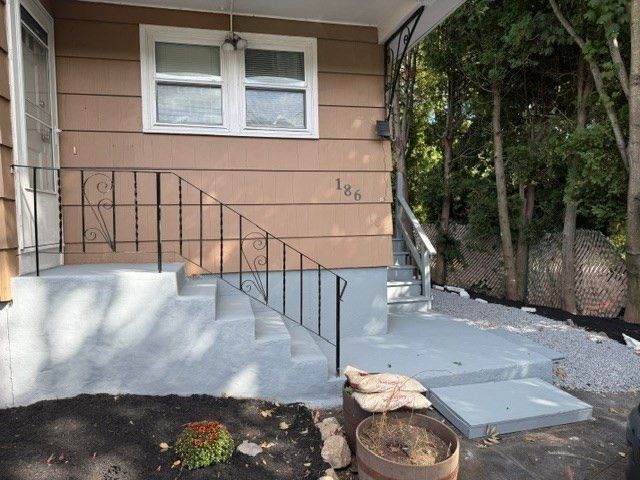 186 Pearl St, Brockton, MA 02301