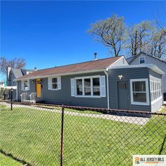 10 Lake Avenue, Old Bridge, NJ 07735