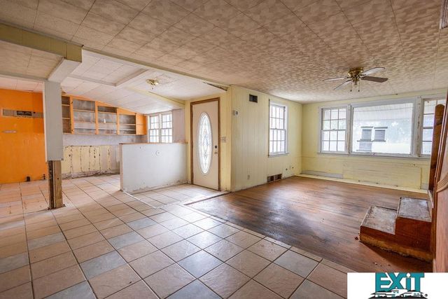 405 E 12th Street, Lexington, NE 68850