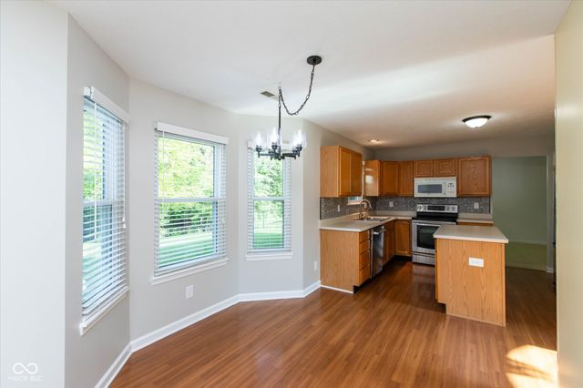 3387 Pineleigh Way, Greenwood, IN 46143