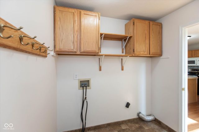 3387 Pineleigh Way, Greenwood, IN 46143