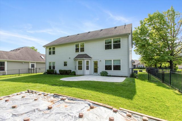 3387 Pineleigh Way, Greenwood, IN 46143