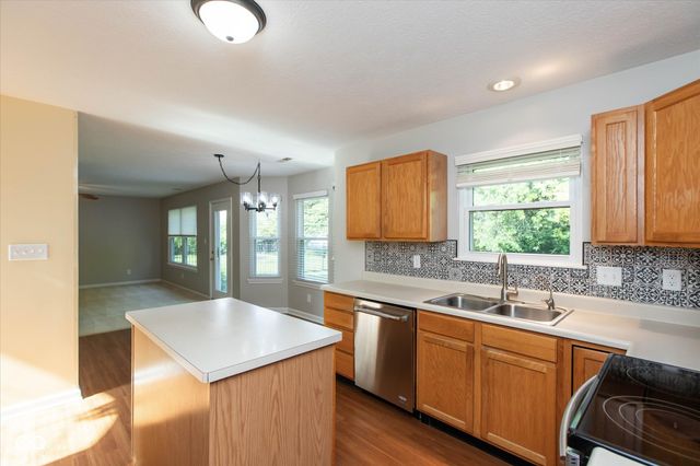 3387 Pineleigh Way, Greenwood, IN 46143