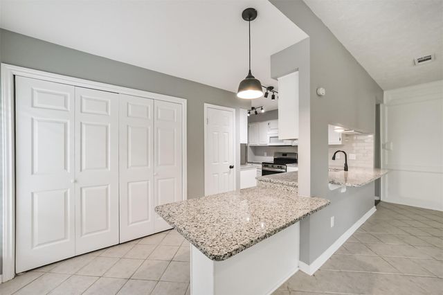 8402 Pine Shores Drive, Humble, TX 77346