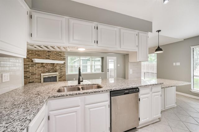 8402 Pine Shores Drive, Humble, TX 77346