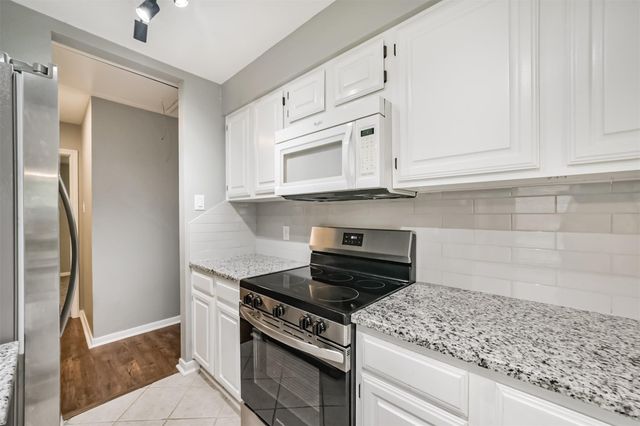 8402 Pine Shores Drive, Humble, TX 77346