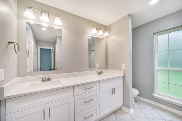 8402 Pine Shores Drive, Humble, TX 77346