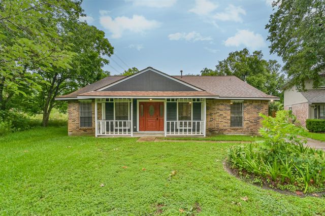 8402 Pine Shores Drive, Humble, TX 77346