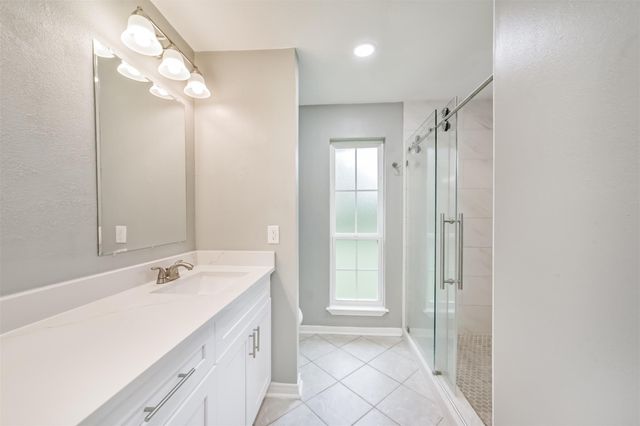 8402 Pine Shores Drive, Humble, TX 77346