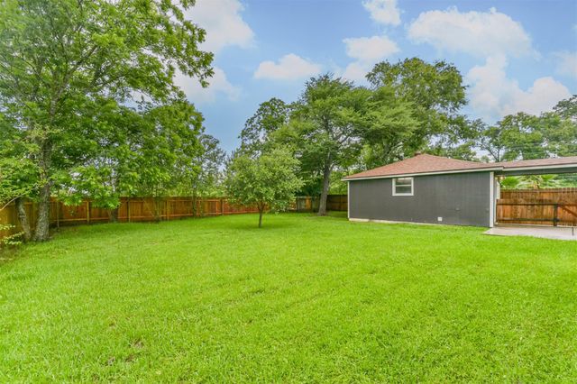 8402 Pine Shores Drive, Humble, TX 77346