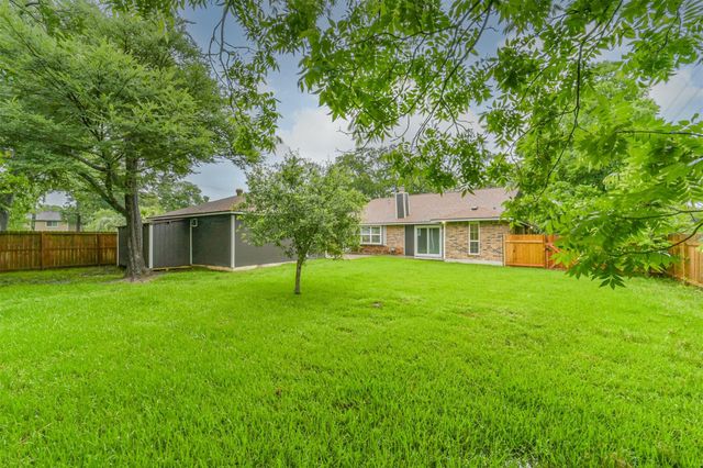 8402 Pine Shores Drive, Humble, TX 77346