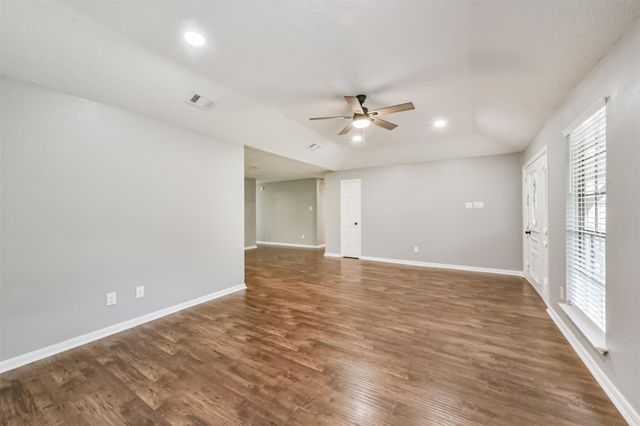8402 Pine Shores Drive, Humble, TX 77346