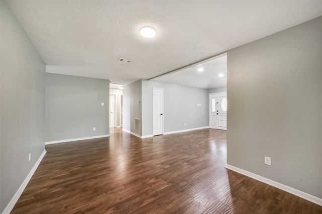 8402 Pine Shores Drive, Humble, TX 77346