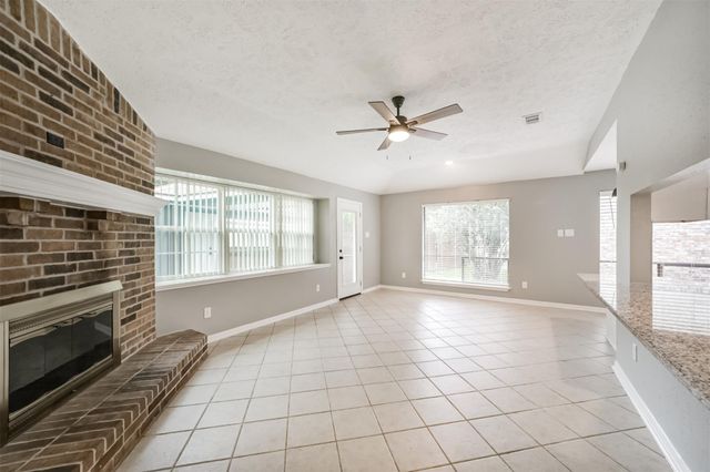 8402 Pine Shores Drive, Humble, TX 77346