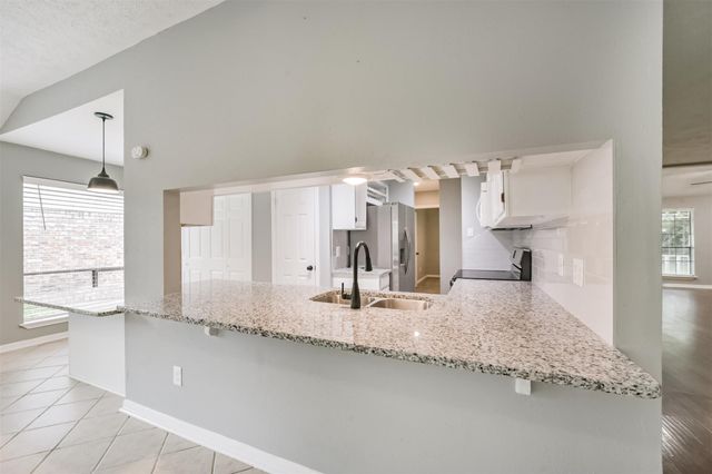 8402 Pine Shores Drive, Humble, TX 77346