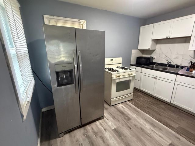 1210 Knox Avenue N, Minneapolis, MN 55411