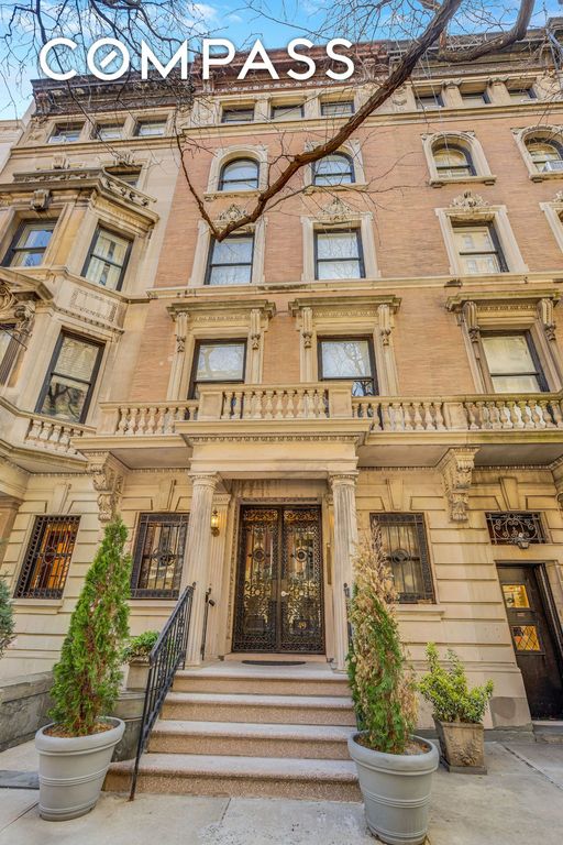 49 E 74th Street, New York City, NY 10021