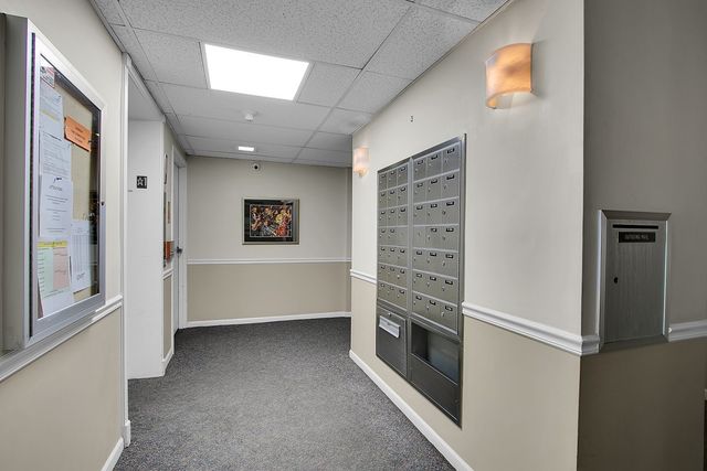 5S040 Pebblewood Lane E103, Naperville, IL 60563