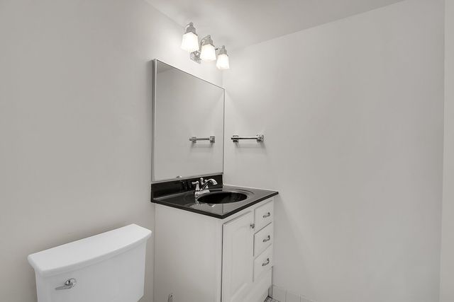 5S040 Pebblewood Lane E103, Naperville, IL 60563