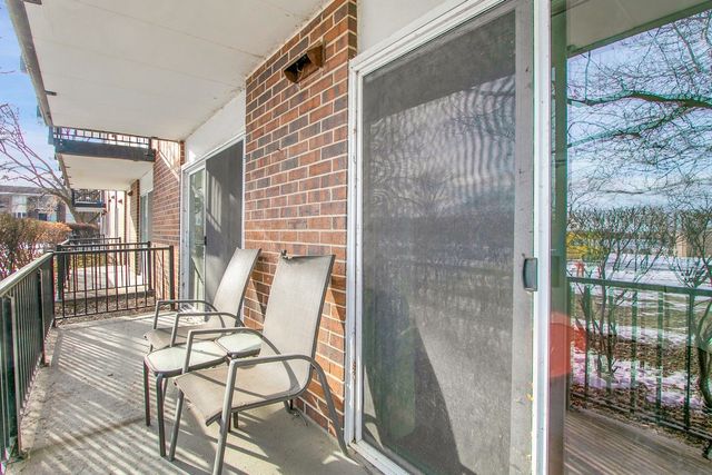 5S040 Pebblewood Lane E103, Naperville, IL 60563