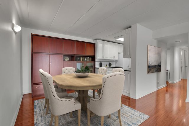 5S040 Pebblewood Lane E103, Naperville, IL 60563