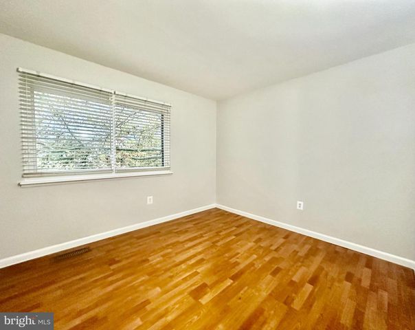 3140 BABASHAW CT, Fairfax, VA 22031