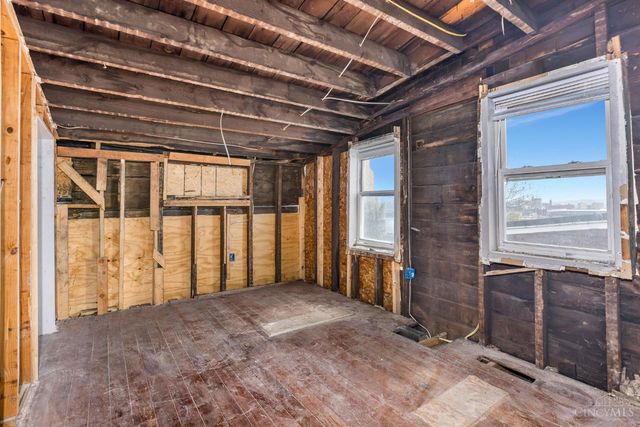 2169 Sohn Street, Cincinnati, OH 45219