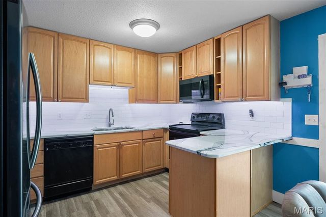 2364 Charlemagne Drive A, Maryland Heights, MO 63043