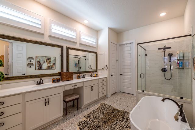 24814 resort, San Antonio, TX 78261