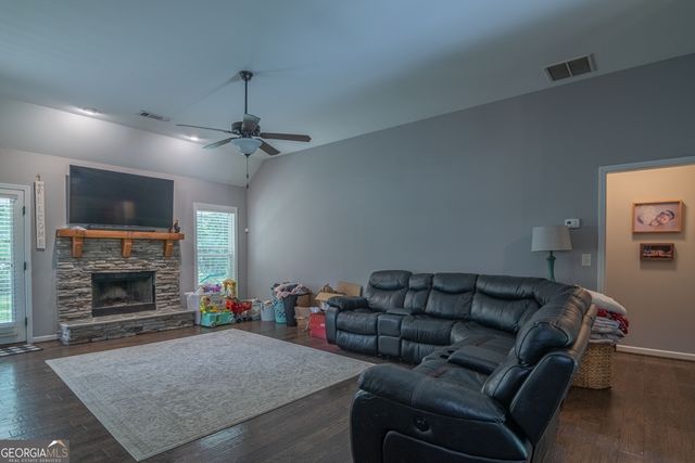 52 Brooks Lake Drive, Newnan, GA 30263