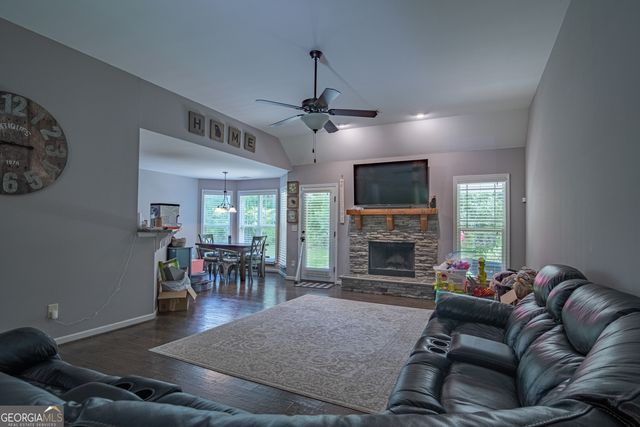52 Brooks Lake Drive, Newnan, GA 30263