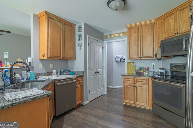 52 Brooks Lake Drive, Newnan, GA 30263