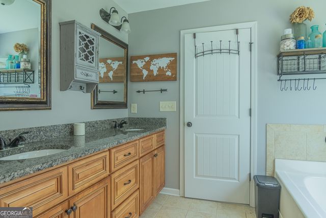 52 Brooks Lake Drive, Newnan, GA 30263