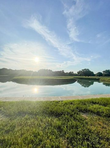 986 Private Road 1024, Hallettsville, TX 77964