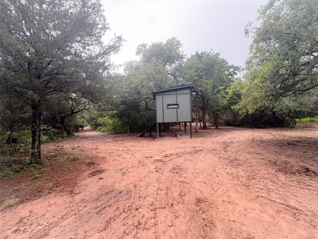 986 Private Road 1024, Hallettsville, TX 77964
