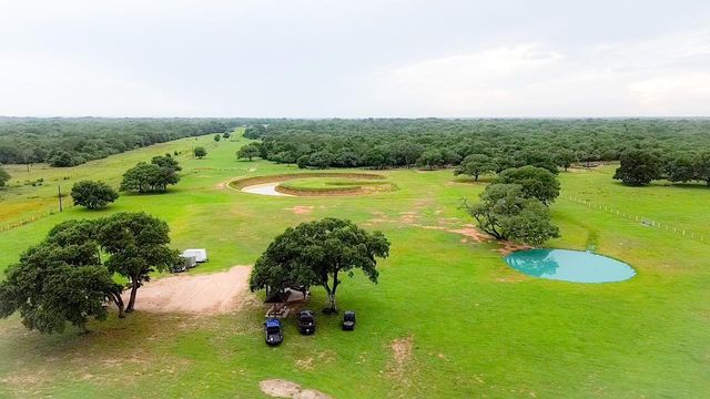 986 Private Road 1024, Hallettsville, TX 77964