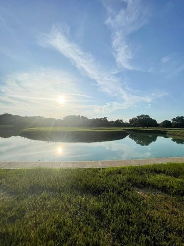 986 Private Road 1024, Hallettsville, TX 77964