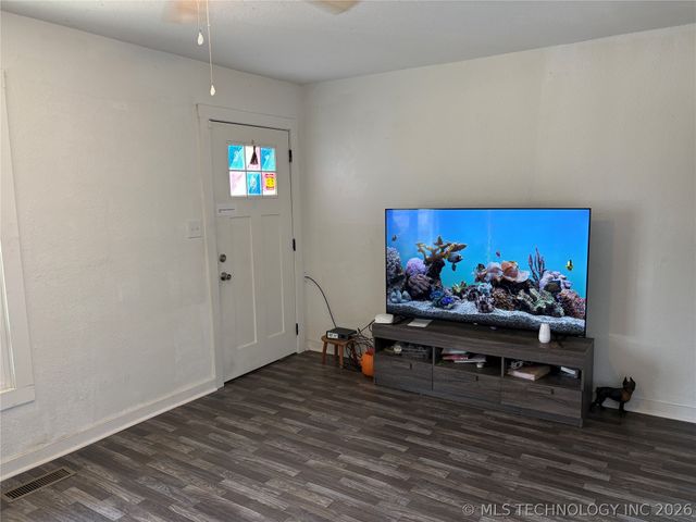 706 Coyne Street, Miami, OK 74354