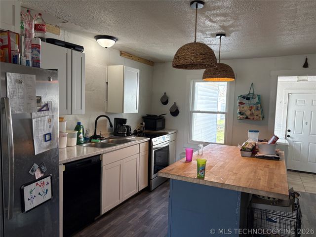 706 Coyne Street, Miami, OK 74354