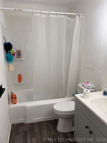 706 Coyne Street, Miami, OK 74354