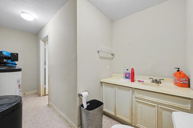 11815 Advance Drive, Houston, TX 77065