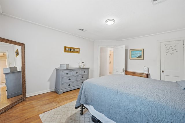 2129 Cardinal Lane, Fort Worth, TX 76111