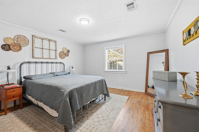 2129 Cardinal Lane, Fort Worth, TX 76111